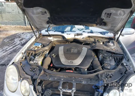 2006 Mercedes-Benz E 350 4Matic z USA, uszkodzony, nr VIN WDBUF87J06X199742